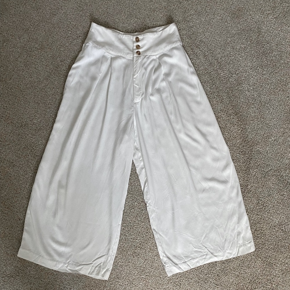 Forever21 Culottes wide leg cropped pants